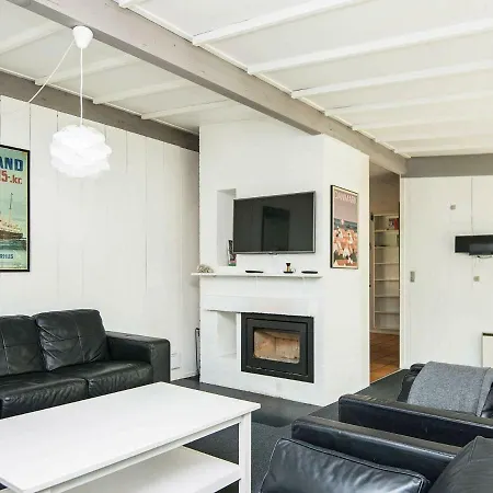 Five-bedroom Holiday In 1