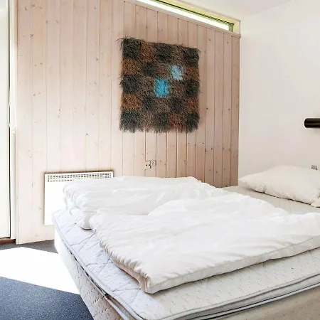 Five-bedroom Holiday In 1 *
