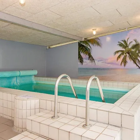 Five-bedroom Holiday In 1 Knebel